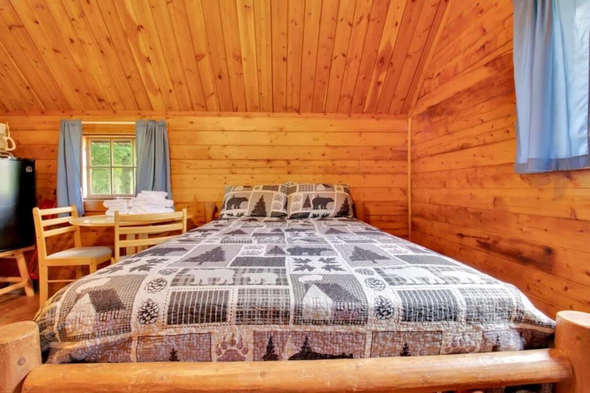 בלומינגטון Rustic Cabin With Pool Access מראה חיצוני תמונה